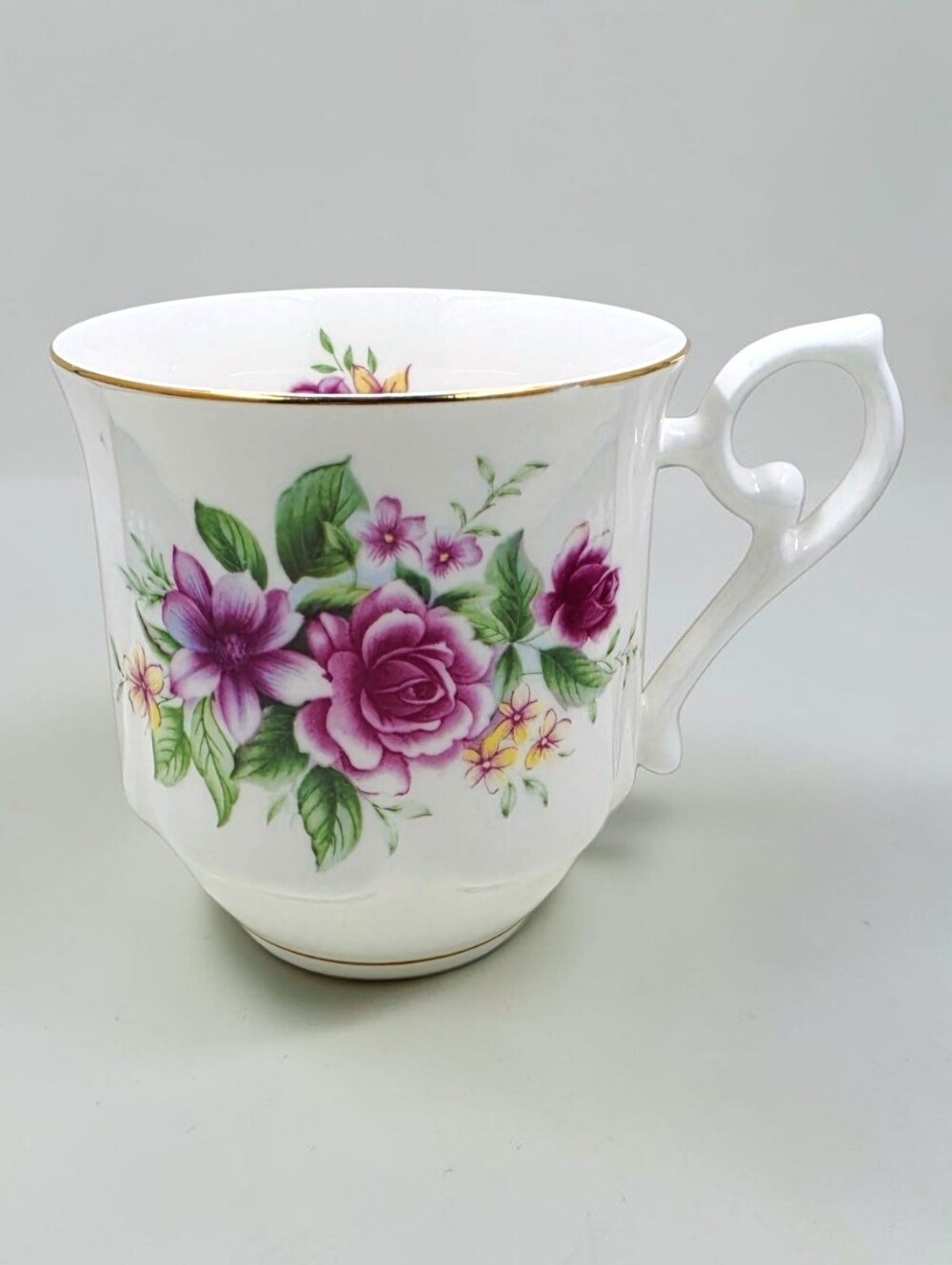 Royal Wessex Antoinette Pattern Teacup Gold Rim Fine Bone China Vintage